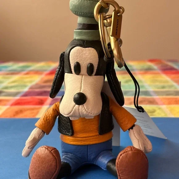 🐶 DISNEY X COACH GOOFY BAG CHARM-KEYCHAIN 🐶 NWT 🐶 - Picture 10 of 16